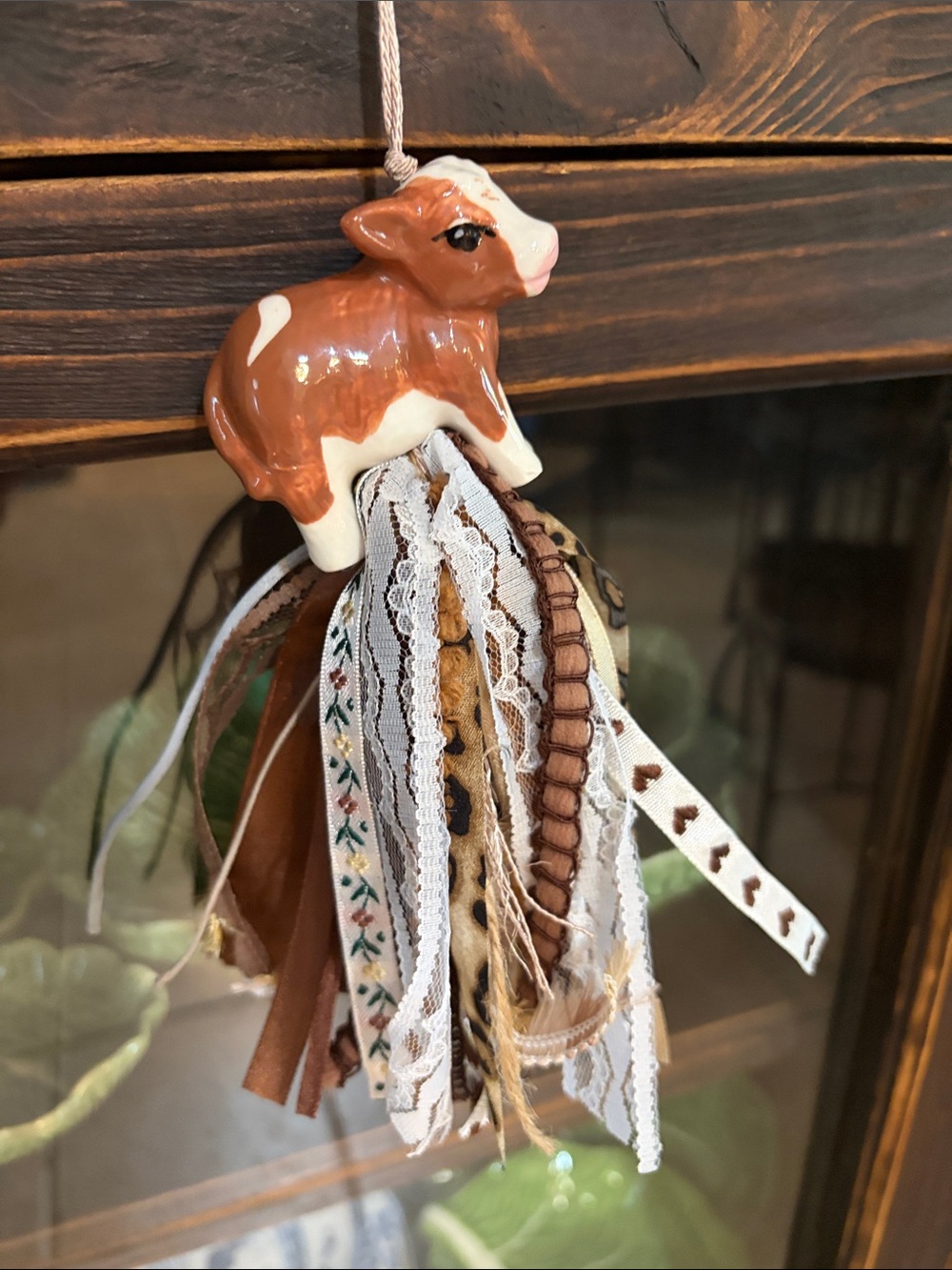 Salt shaker cow tassel